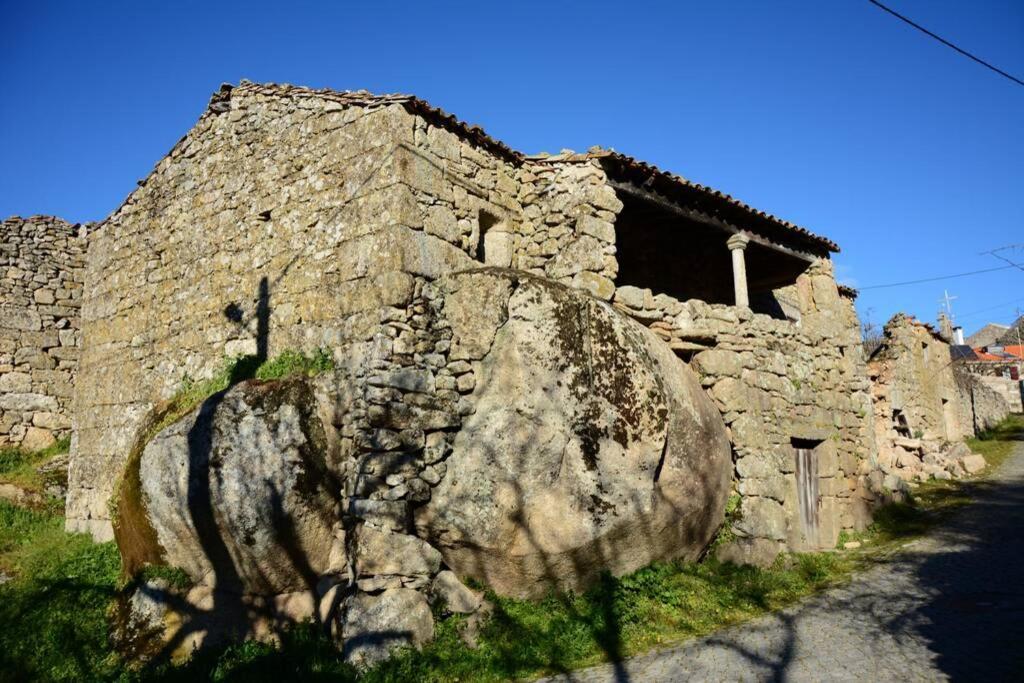 Villa Tauria- Casa De Campo Em Aldeia Medieval Sabugal Exterior foto